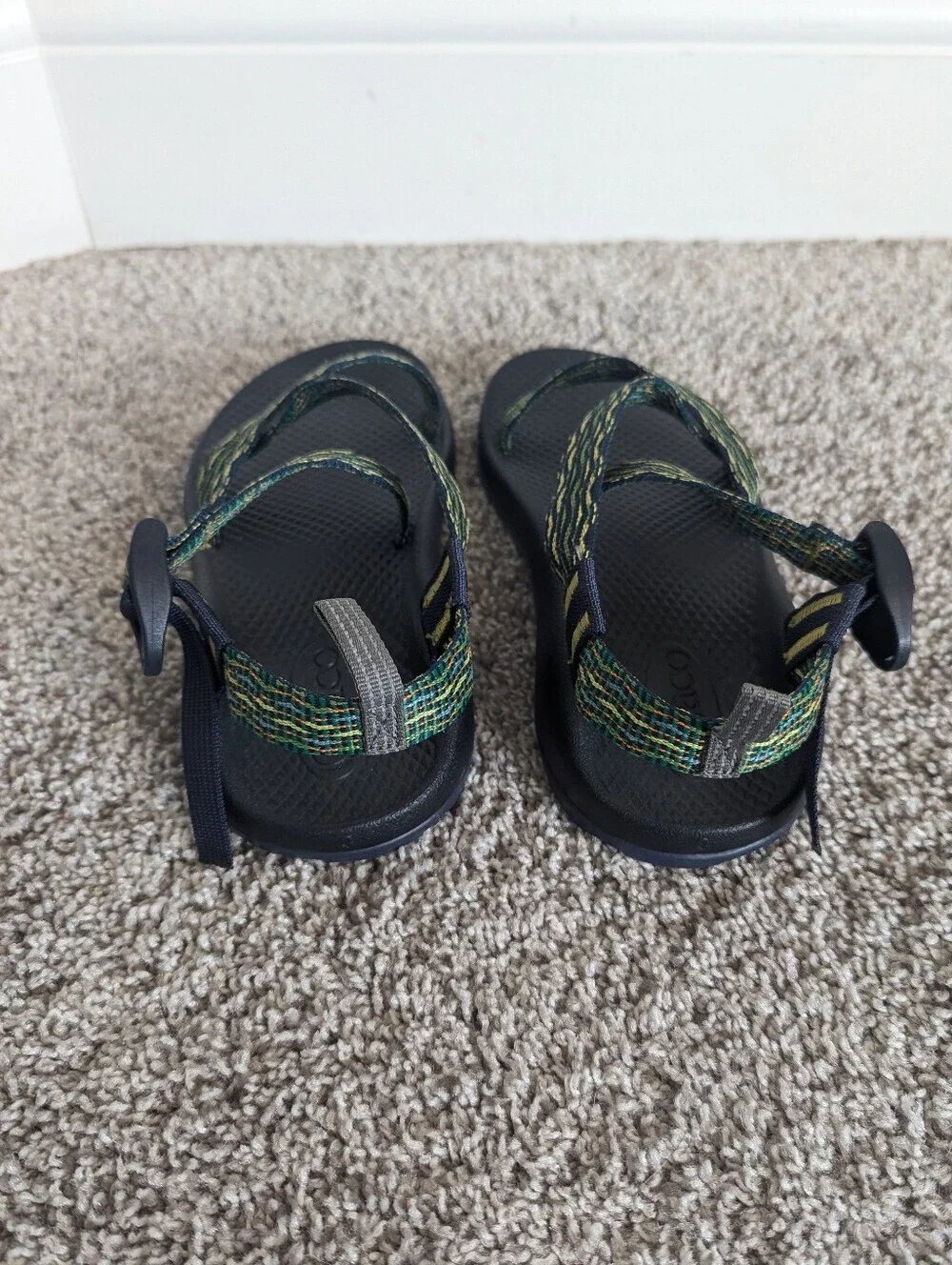 Chaco Classic Kid Sandal - Green and Blue Pattern sz 3